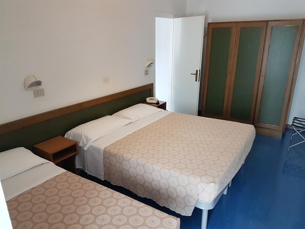 Hotel Residence Adriana Cesenatico Exterior photo