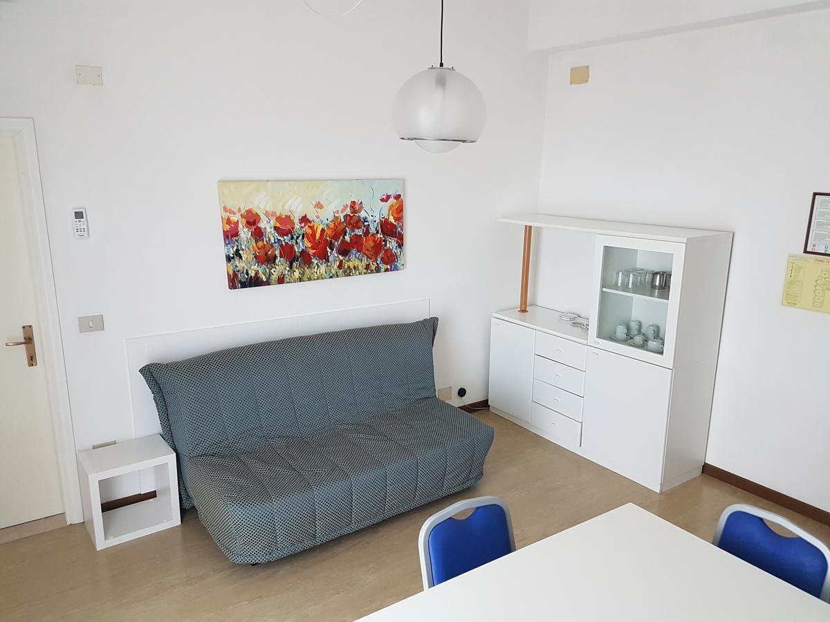 Hotel Residence Adriana Cesenatico Exterior photo