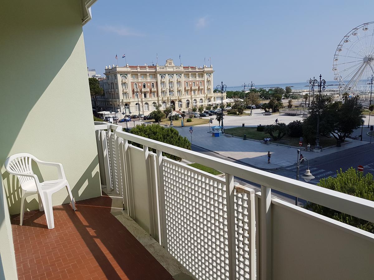 Hotel Residence Adriana Cesenatico Exterior photo